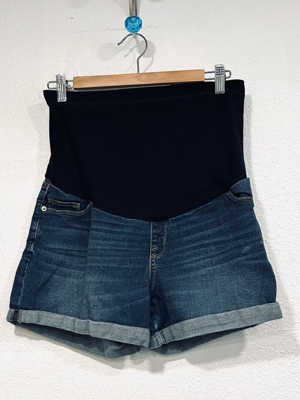 Liz Lange Maternity Denim Jean Shorts Stretch Full Belly Panel Cuffed Size Med